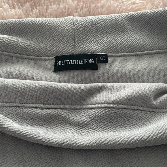 PrettyLittleThing Draped Boat Neck Top - Picture 6 of 6